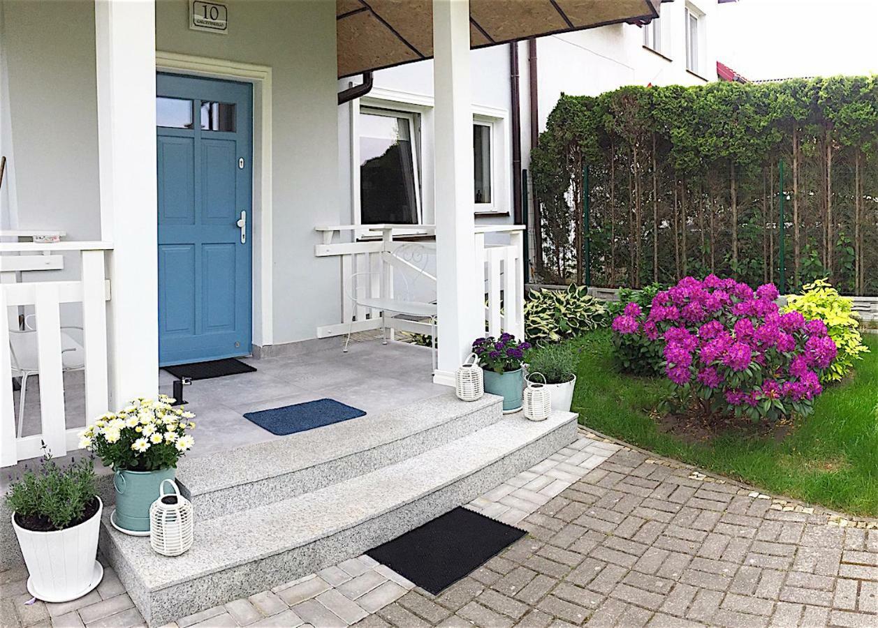 Szary Domek Apartamenty Ustka Exterior photo
